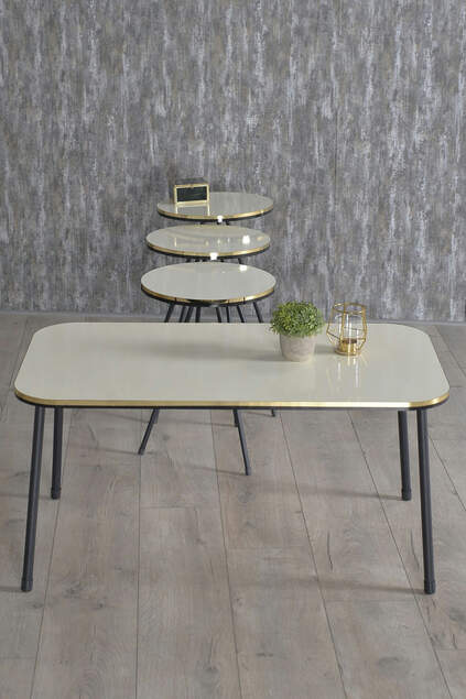 Set tavolo e tavolo centrale con doppia gamba in metallo nero colore crema oro