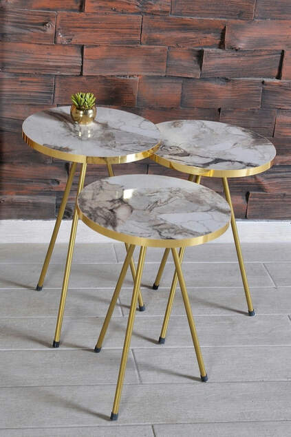 Set di 3 tavolini estraibili con gambe in metallo dorato Efes