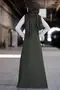 Khakifarbenes Kleid mit Garnitur