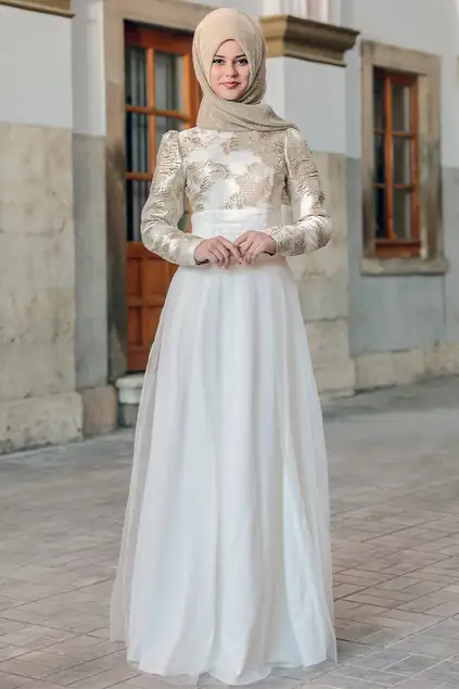 Ecru Farbe Nadide Abendkleid