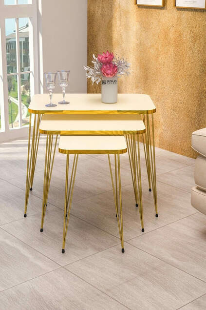 Set tavolo impilabile Kr e tavolo centrale Kr filo crema oro