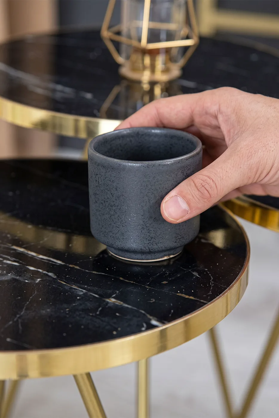 Ensemble de tables basses et gigognes ovales pieds en métal doré - doré Bendir