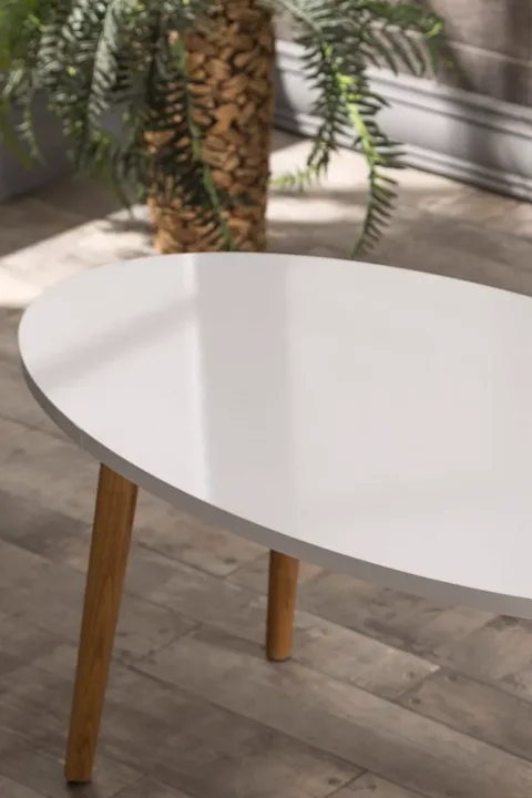 Turned Wooden Leg Oval Coffee Table - White