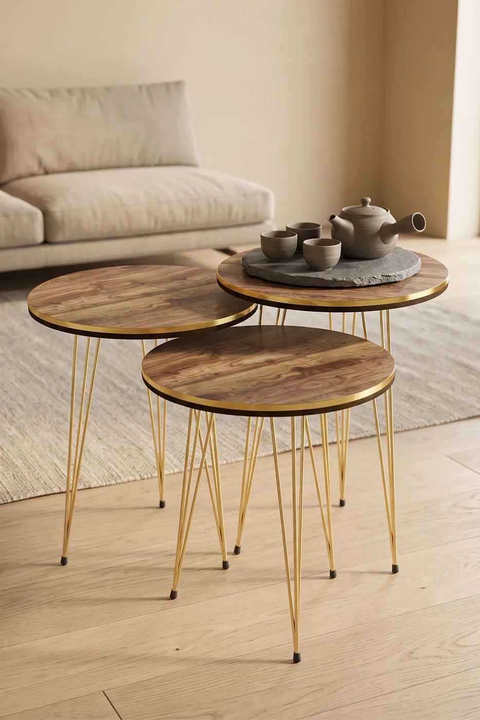 Ensemble de tables rondes 4 pièces à pieds filaires dorés - noyer