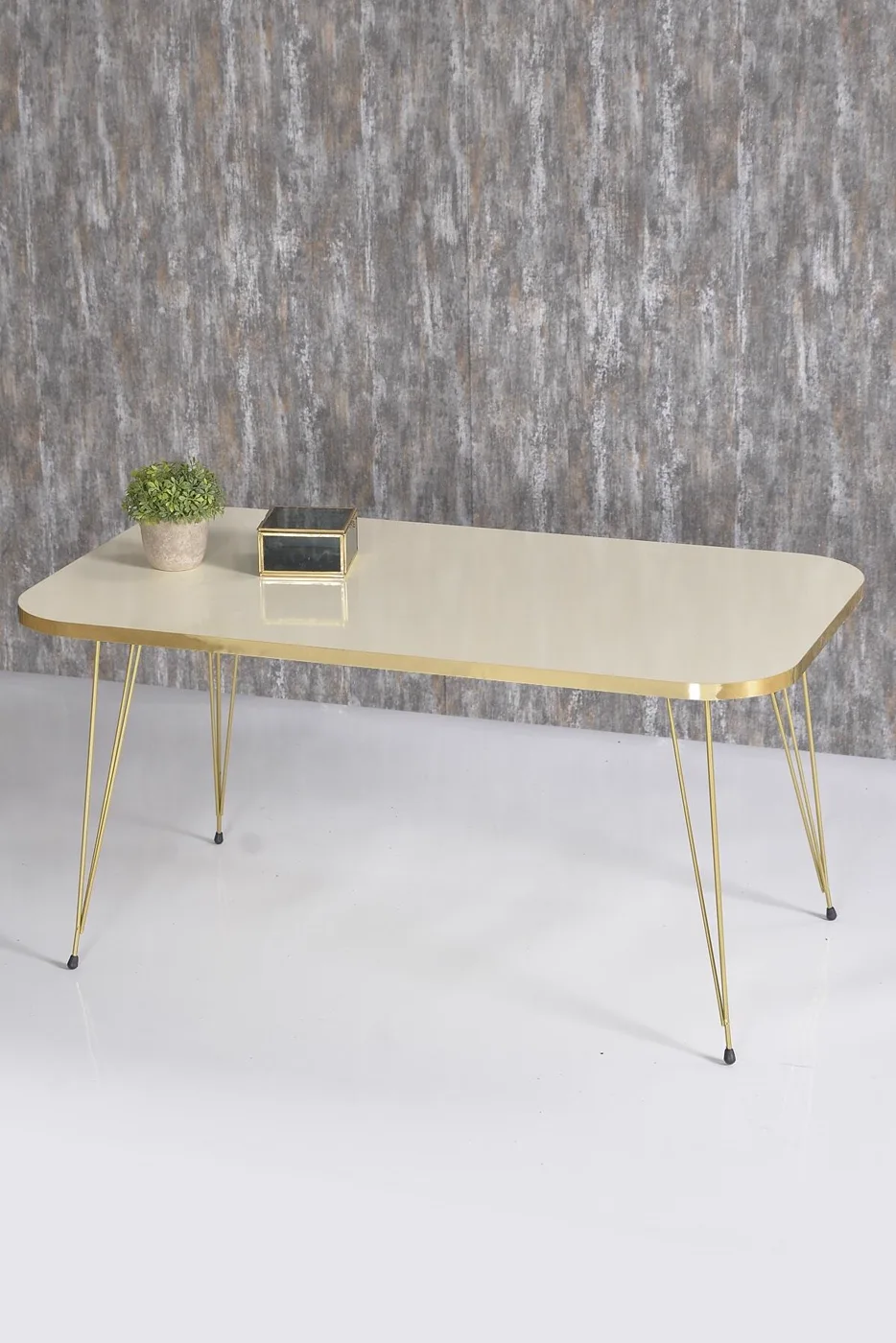 Rundes 4-teiliges Satztisch-Set mit goldfarbenen Drahtbeinen - Creme