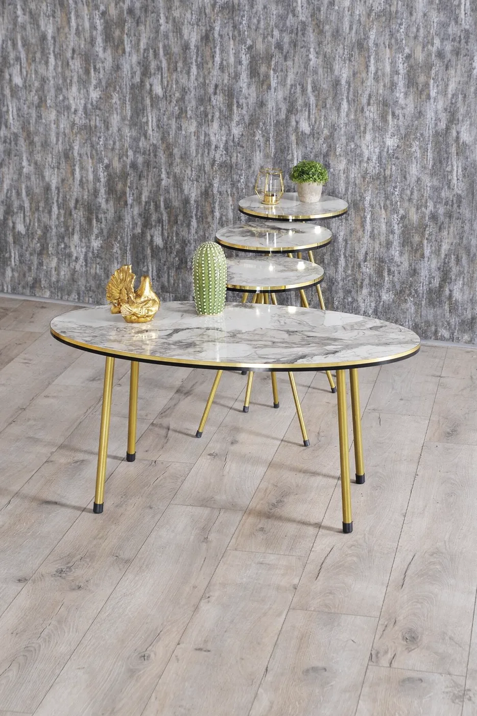 Ovales Couchtisch- & Satztisch-Set mit goldfarbenen Metallbeinen - Weiß Marmoroptik