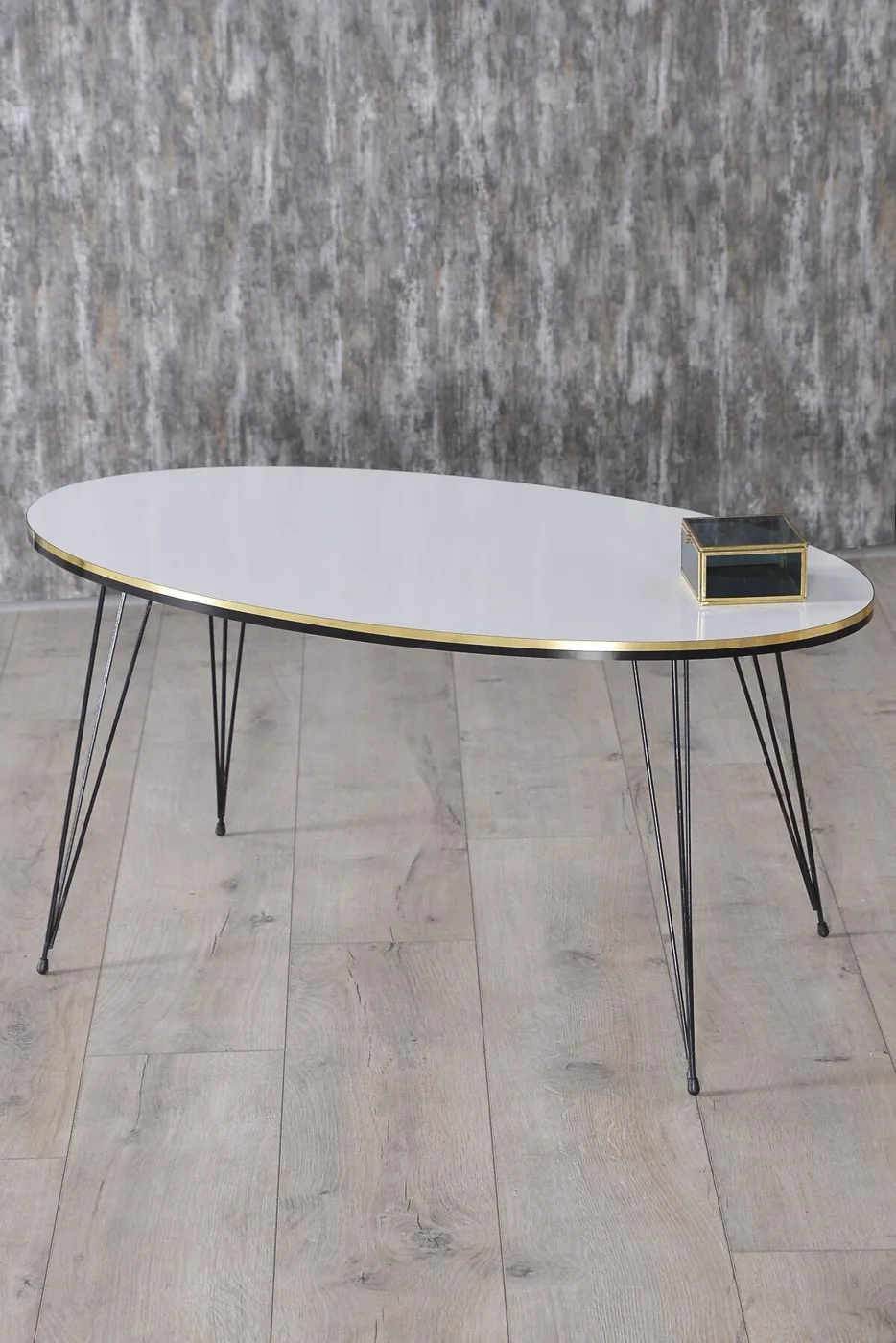 Black Wire Leg Oval 4-Piece Table Set - White