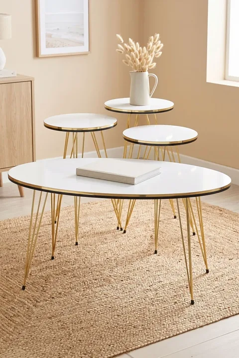 Ronde 4-delige mimisettafel met gouden draadpoten - wit marmerlook 1