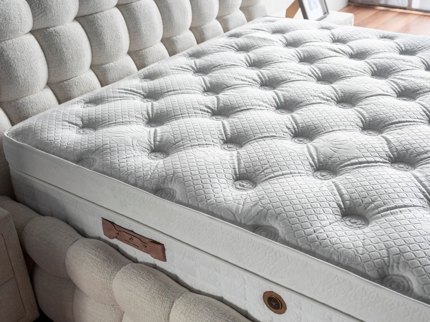 Form Sleep 140x190 Double Mattress, Divan Base, Headboard Set CP1003