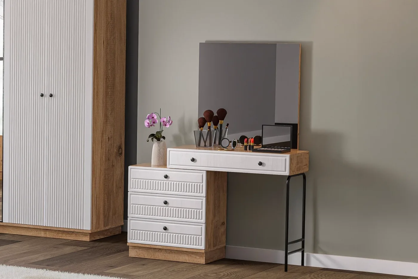 Defne Chest of Drawers - Atlantic Pine / White TN0160