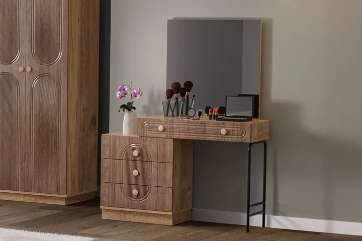 Mira Chest of Drawers - Atlantic Pine / Walnut TN0130