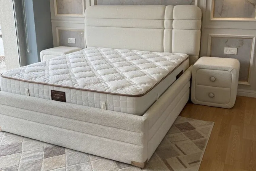 Royal white 180 x 200 tweepersoons matras, boxspring, hoofdbord set PV1422