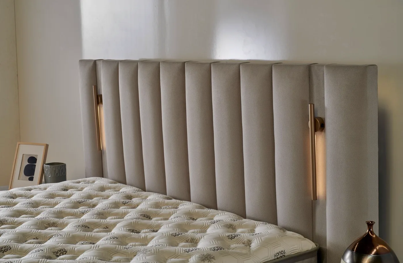Cold Effect 160x200 Double Divan Base and Headboard Set CB3401