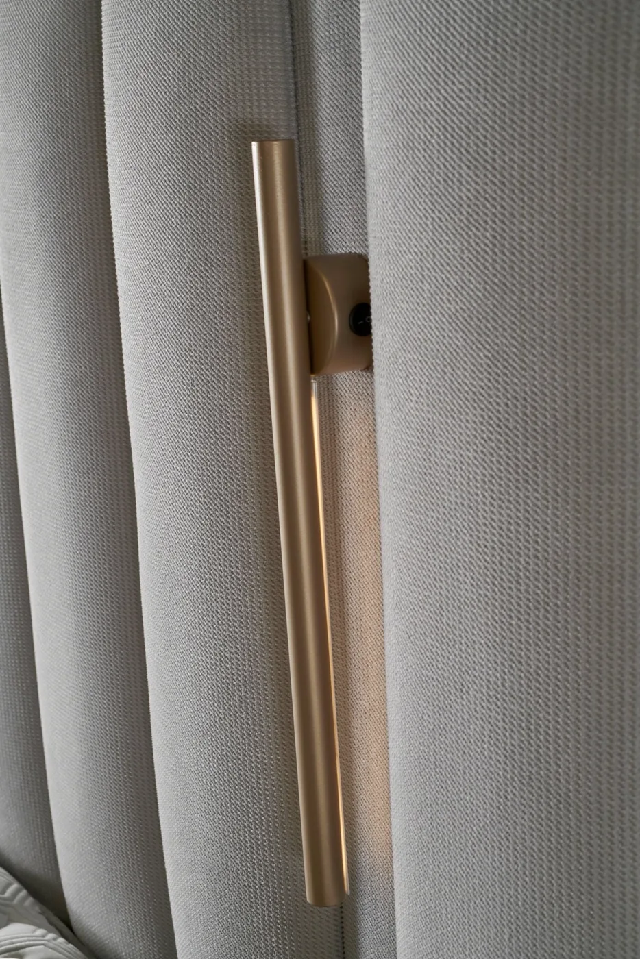 Cold Effect 160x200 Double Divan Base and Headboard Set CB3401