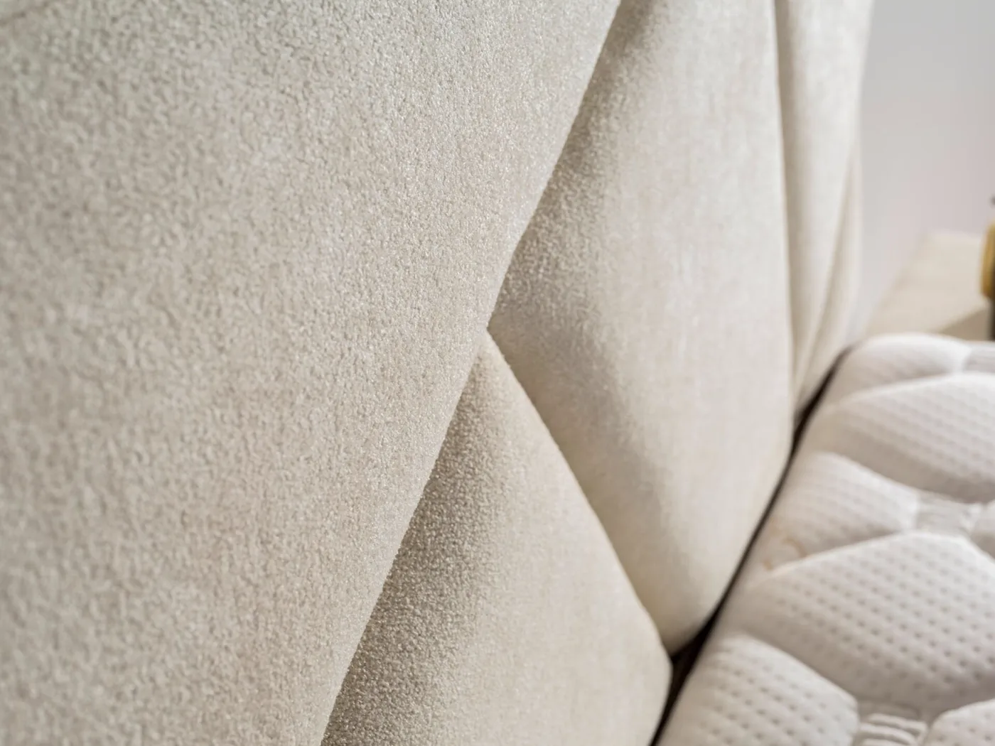 Mia 90x190 Single Divan Base & Headboard Set MBL1423