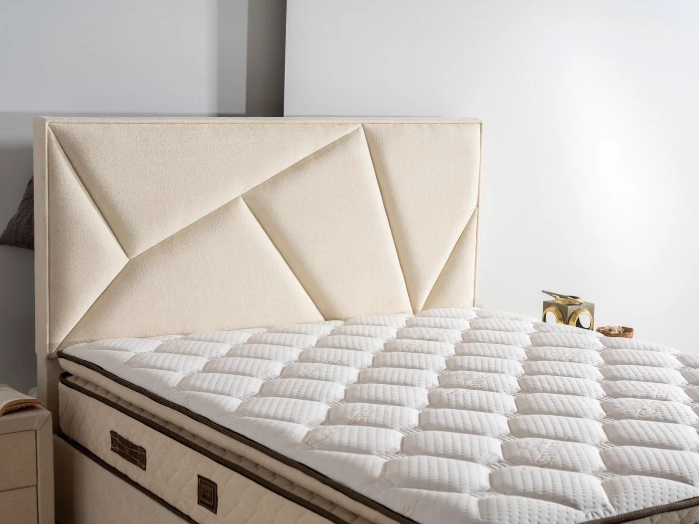 Mia 90x190 Single Mattress, Divan Base & Headboard Set MBL1023