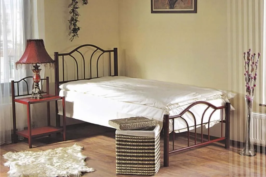 Bella Metal Bedstead 160x200 ARM145 Burgundy