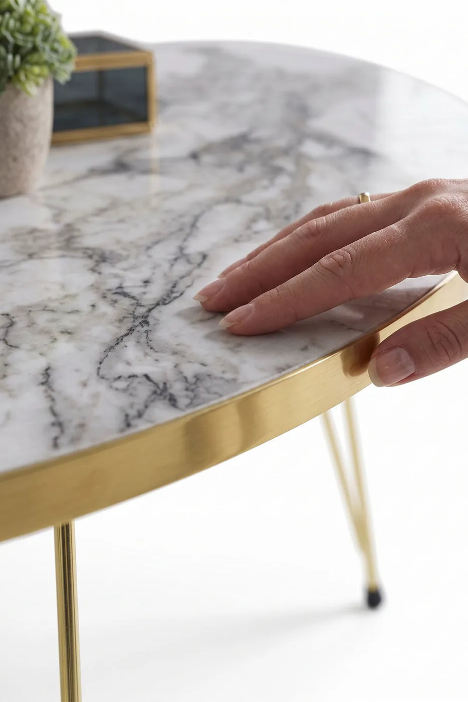 Coffee Table Elliptical Gold Efes Wire-legged